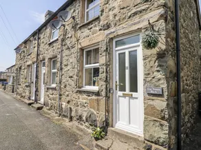 Cottage with terrace - Image 3