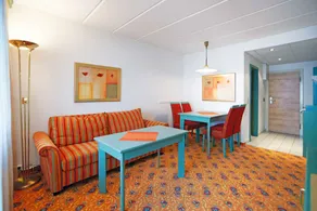 Apartment with pool - Image 4