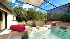 Fully equipped beautiful house with terrace, garden & jacuzzi | Garden view | Perfect for remote work - Image 2