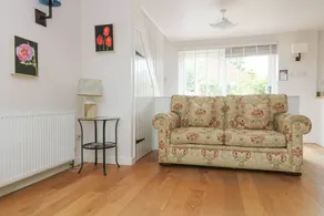 Cottage with terrace & garden - Image 5