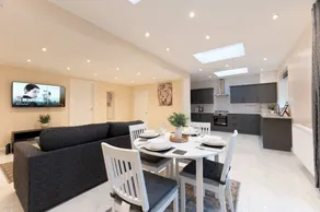 House with fast internet & garden - Image 5