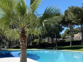 Holiday home with garden & pool - Image 4