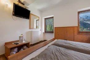 Apartment 'Con La Testa Fra Le Nuvole' with Mountain View, Shared Terrace and Wi-Fi - Image 2