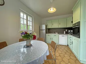 Cottage with garden & BBQ - Image 2