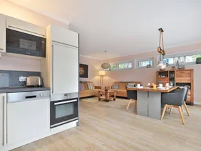 Apartment with terrace - Image 4