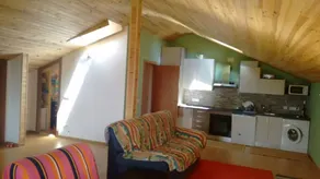 Private room with pool & garden - Image 2
