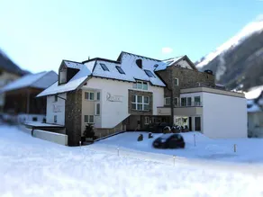 Family-oriented flat with garden & terrace | Close to the ski - Image 2