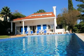 Villa Quadradinhos 3Q 4 Bedrooms Private Pool Short Walk To The Praca - Image 4