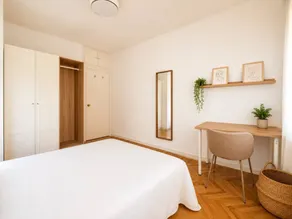 Calle de Cavanilles, Madrid - Image 3