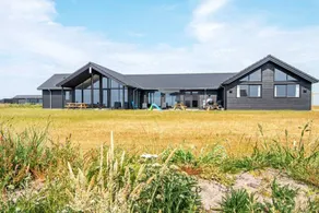 Holiday home with pool, sauna & terrace - Image 5