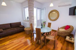 Superb Apartment in Murter with Hot Tub - Image 3