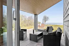 Holiday home with barbeque & terrace | Sea view - Image 4