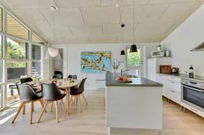 Holiday home with jacuzzi, terrace & sauna - Image 3