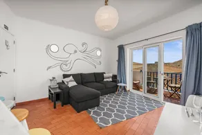 Flat with pool, barbeque & fast internet | Beach view | Suitable for remote work - Image 3