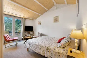 Pleasant bed and breakfast with terrace & garden | Garden view | Good for workation - Image 5