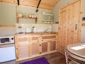 Cottage with garden - Image 4