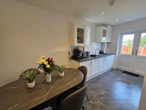 Children-friendly holiday home with garden - Image 4