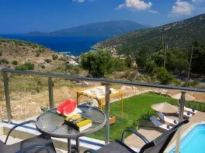 Maison entièrement équipée avec terrasse, piscine privée et jardin | Vue montagne - Image 3