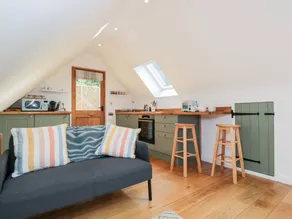 Cottage with garden - Image 3