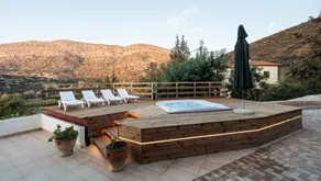 Villa con jacuzzi, jardín y barbacoa | Vistas al jardín - Image 4