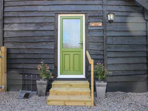 Cottage with garden - Image 2