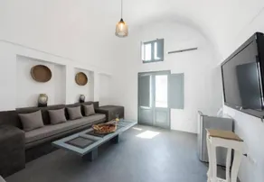 Holiday apartment with private pool, garden & fast internet | Garden view - Image 4