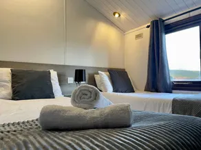 Espléndido lodge apto para niños con piscina | Vistas al lago | Admite perro - Image 5