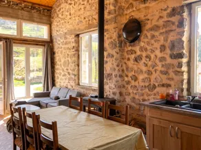 Agradable casa vacacional totalmente equipada con jardín, terraza y barbacoa | Vistas al jardín - Image 5