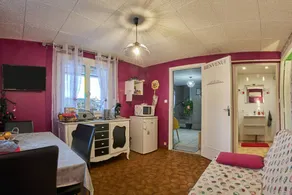 Studio Apartment with Private Terrace, Wi-Fi and Air Conditioning - Image 2
