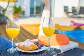 Fully equipped villa with terrace, pool & BBQ | Dogs allowed - Image 5