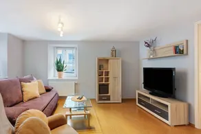 Beautiful holiday apartment with fast internet & garden - Image 2