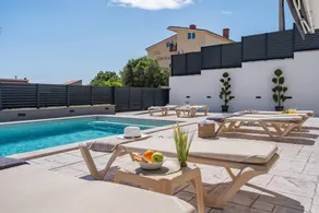 Villa with terrace, barbeque & private pool | Mountain view - Image 3