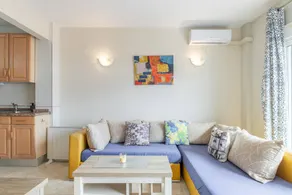 Apartment 'Penthouse Moraira Centrum' with Private Terrace, Wi-Fi and Air Conditioning - Image 4