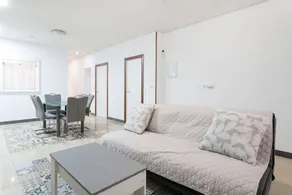 Flat with terrace - Image 3