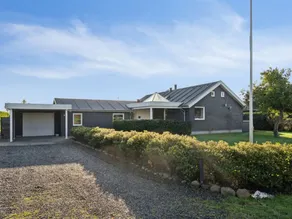 Children-friendly charming house with terrace & barbeque | Beach nearby | Pets allowed - Image 3