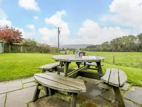 Fully equipped lovely cottage with garden | Pets allowed - Image 2