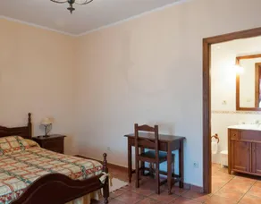 Beautiful house with terrace, garden & BBQ | Mountain view | Perfect for remote work - Image 3