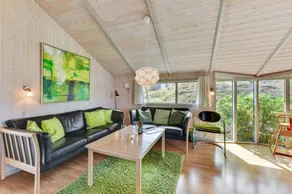 Fully equipped charming house with sauna, terrace & hot tub - Image 5