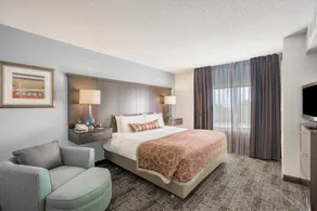 Family-friendly lovely condo with pool - Image 4