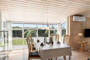 Fully equipped nice holiday home with sauna, hot tub & BBQ - Image 5