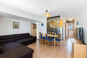 Holiday apartment with terrace - Image 4