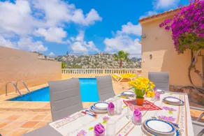 Voll ausgestattete Villa mit Terrasse, privatem Pool und Grill - Image 5