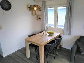 Familienorientiertes wunderschönes Ferienhaus mit Pool, Terrasse und Garten | Seeblick | Nah am Strand | Haustiere sind willkommen - Image 3