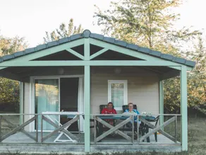 Chalet with heated pool & terrace - Image 4