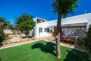 Maison avec barbecue, jardin et piscine privée - Image 5