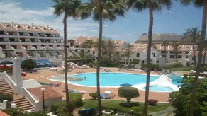 Child-friendly flat with barbeque, terrace & heated pool | Mountain view | Next to the beach | Suitable for remote work | Dogs allowed - Image 3