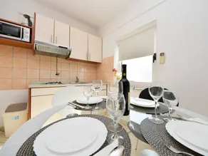 Holiday apartment with BBQ & garden | Sea view | Close to the beach - Image 2
