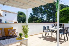 Holiday apartment with terrace, pool & barbecue | Beach view | Good for workation | Pets are welcome - Image 5