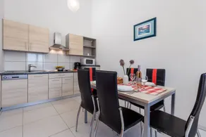 Apartment with barbeque | Garden view - Image 3