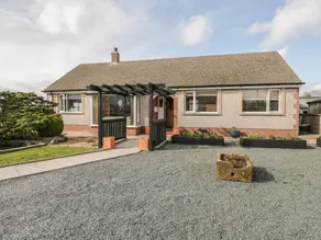 Cottage with garden - Image 2